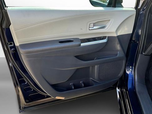 Used 2024 Toyota Sienna XLE image 26