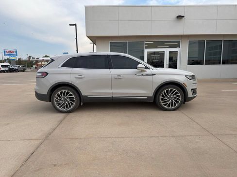 Used 2019 Lincoln Nautilus Reserve AWD/4WD image 3