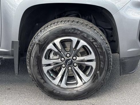 Used 2022 Chevrolet Colorado Z71 AWD/4WD image 7