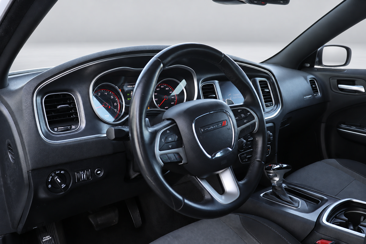 Used 2016 Dodge Charger R/T w/ Navigation & Travel Group RWD image 23