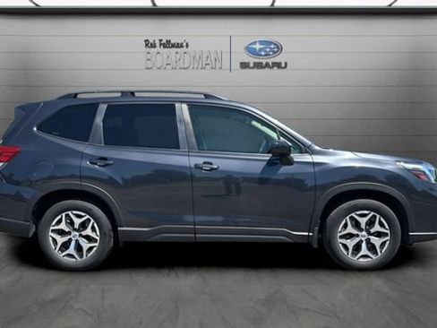 Used 2019 Subaru Forester Premium AWD/4WD image 3