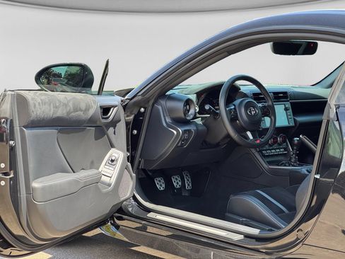 Used 2023 Toyota GR86 Premium RWD image 8