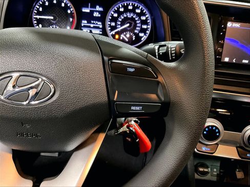 Used 2019 Hyundai Elantra SE w/ Cargo Package image 23