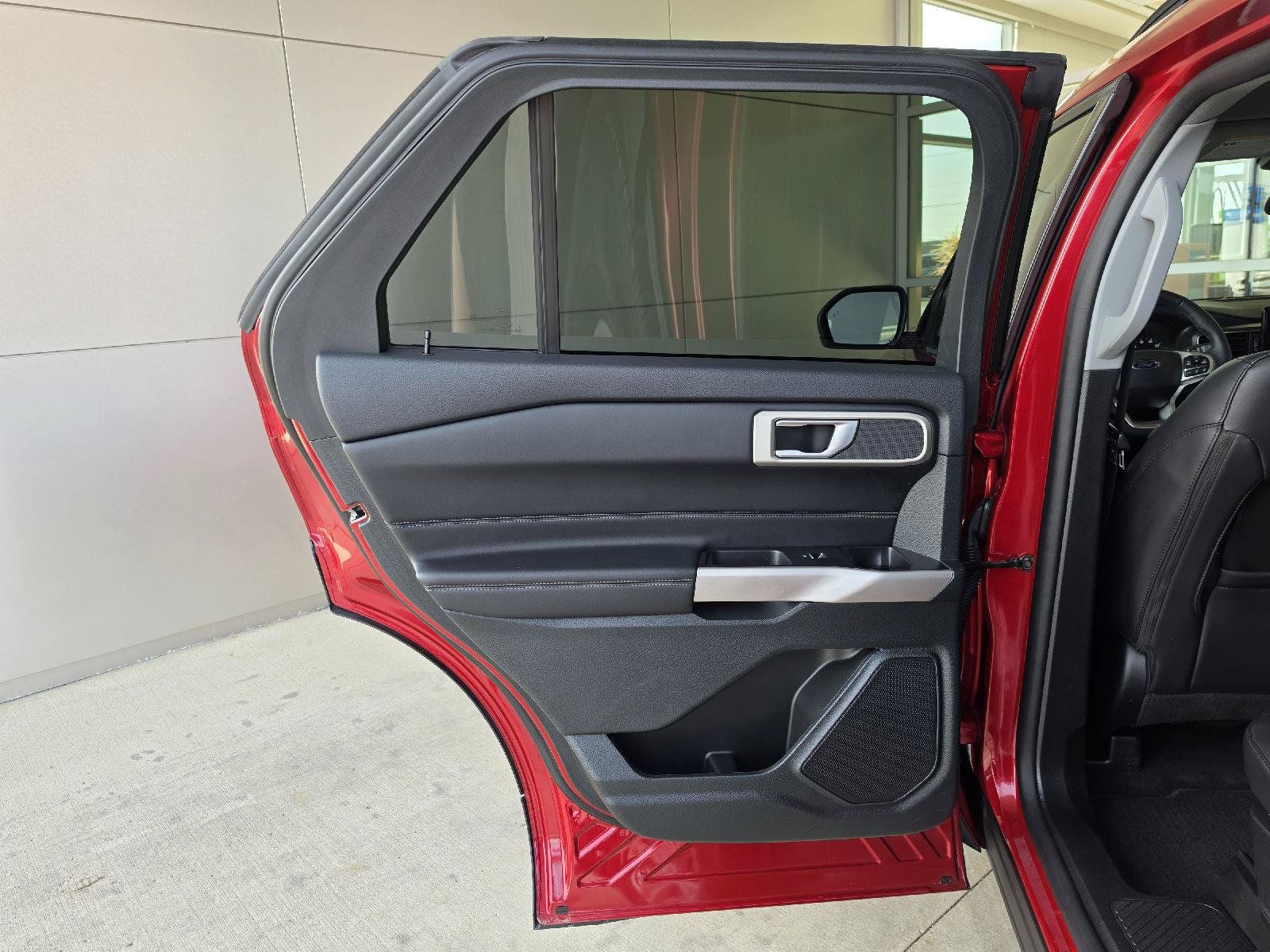 Used 2023 Ford Explorer XLT w/ Equipment Group 202A AWD/4WD image 16