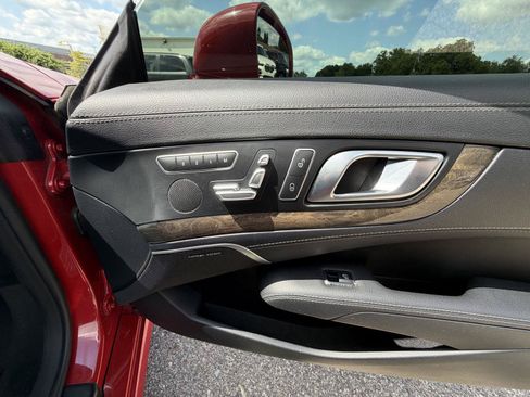 Used 2013 Mercedes-Benz SL 550 image 32
