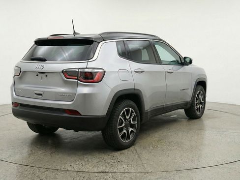 Used 2025 Jeep Compass Trailhawk AWD/4WD image 9