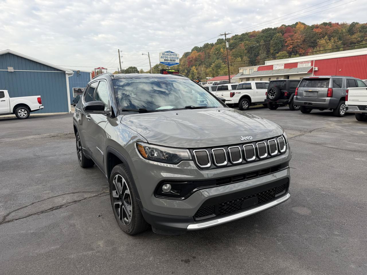 Used 2022 Jeep Compass Limited AWD/4WD image 3