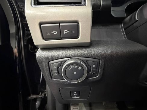 Used 2017 Ford F150 Lariat w/ Equipment Group 502A Luxury AWD/4WD image 17