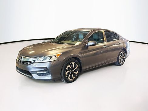 Used 2016 Honda Accord EX image 3