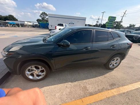 Used 2026 Chevrolet Trax LS w/ LS Convenience Package FWD image 1