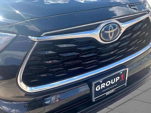 Used 2021 Toyota Highlander Limited AWD/4WD image 30
