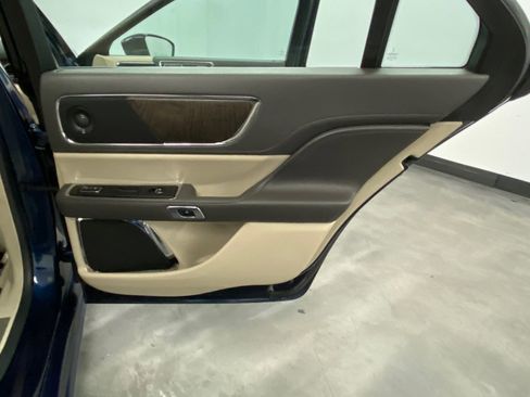 Used 2017 Lincoln Continental Select w/ Climate Package image 42