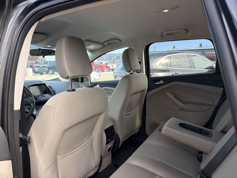 Certified 2019 Ford Escape SE image 6