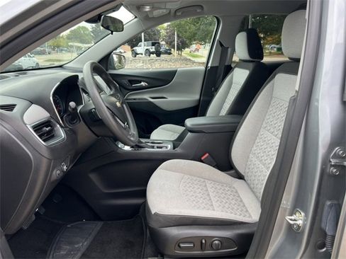Used 2023 Chevrolet Equinox LT image 4