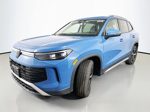 New 2026 Volkswagen Tiguan SE image 3