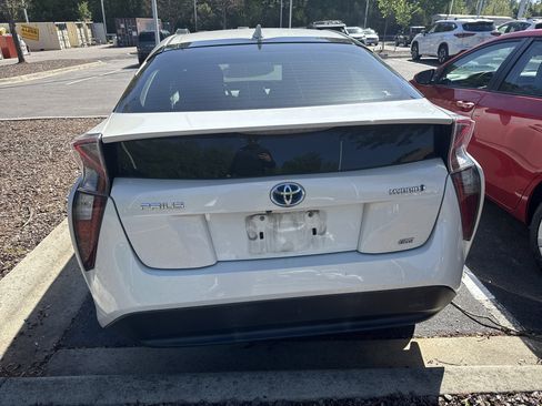 Used 2017 Toyota Prius Two image 8