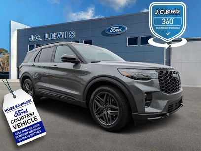 New 2025 Ford Explorer ST-Line w/ Premium Package