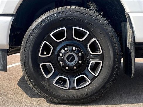 Used 2025 Ford F350 Platinum AWD/4WD image 32