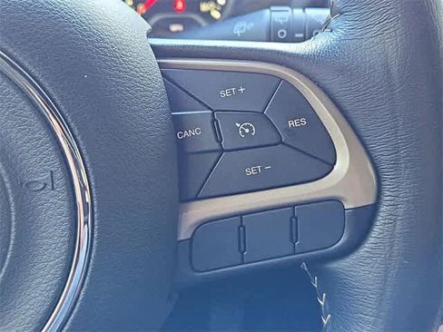 Used 2017 Jeep Renegade Trailhawk image 23