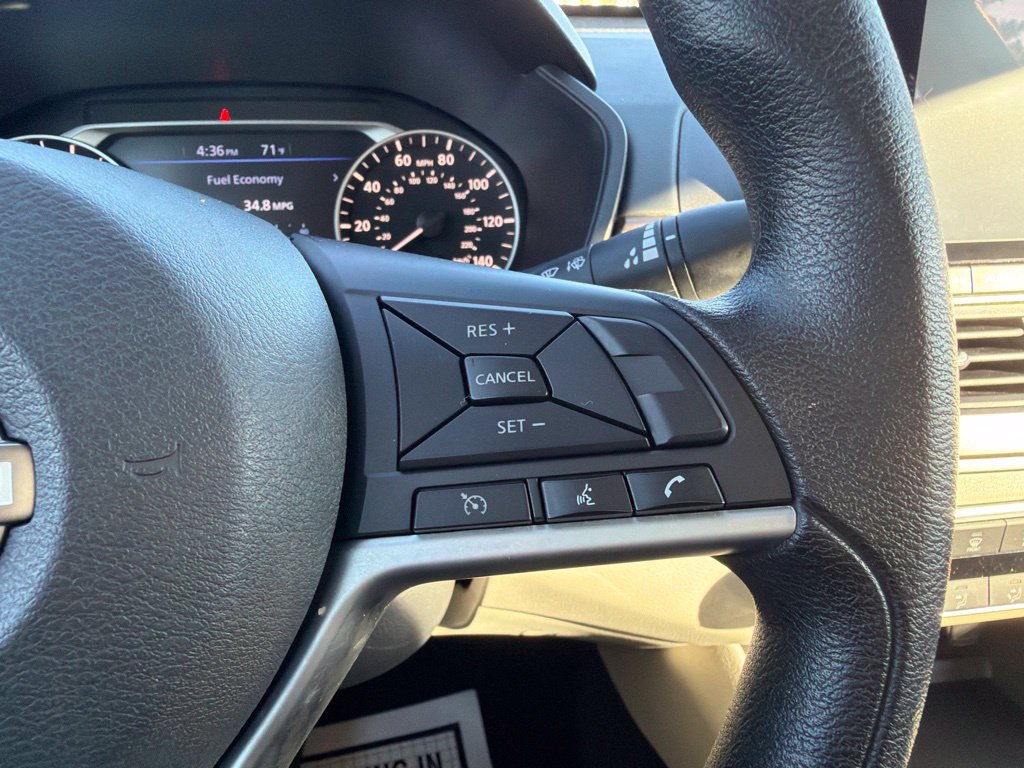 Used 2025 Nissan Altima 2.5 SV FWD image 30