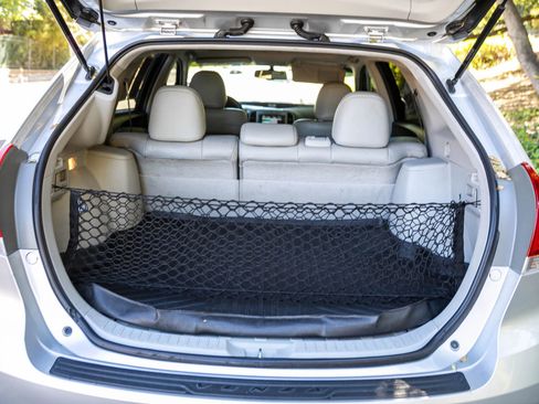 Used 2011 Toyota Venza w/ Premium Pkg #2 FWD image 31