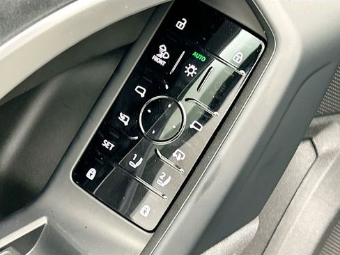 New 2025 Audi SQ5 Premium Plus image 23