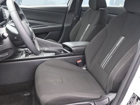 Used 2025 Hyundai Elantra Sport FWD image 23