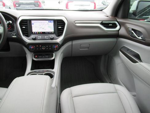 Used 2023 GMC Acadia SLT image 14