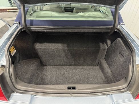 Used 2006 Lincoln Town Car Signature RWD image 13
