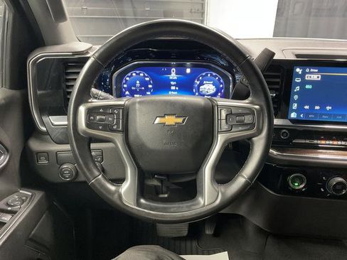 Used 2023 Chevrolet Silverado 1500 LT image 16