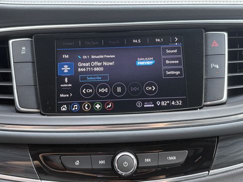 Used 2020 Buick Enclave Essence FWD image 20