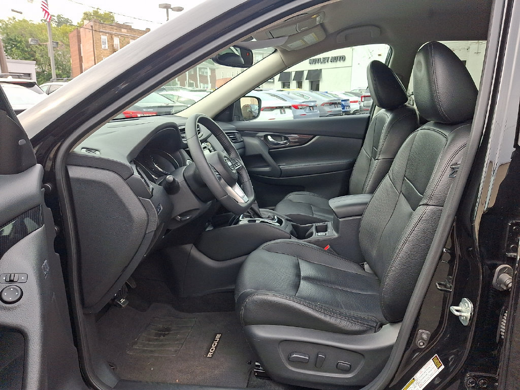 Used 2017 Nissan Rogue SL AWD/4WD image 13