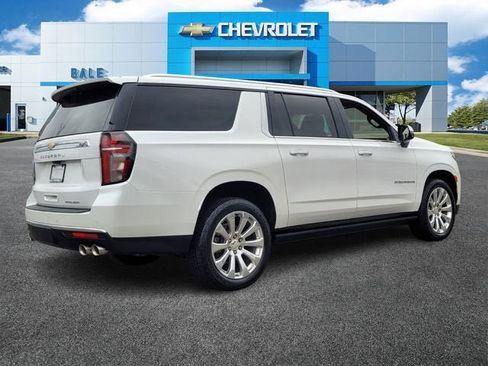 Used 2023 Chevrolet Suburban Premier w/ Premium Package 2 image 3