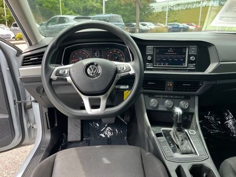 Used 2019 Volkswagen Jetta FWD image 16