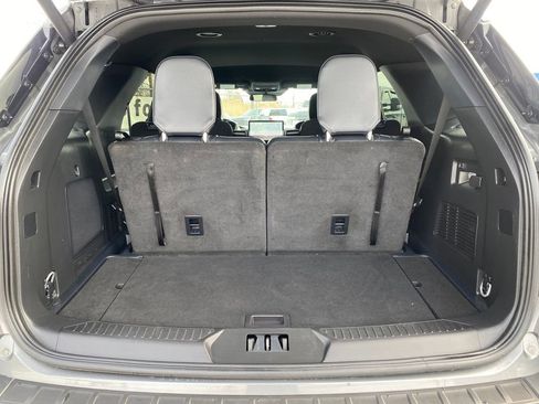 Used 2025 Ford Explorer ST-Line image 6