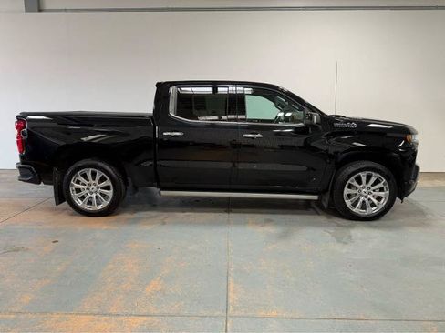 Used 2020 Chevrolet Silverado 1500 High Country w/ Technology Package AWD/4WD image 6