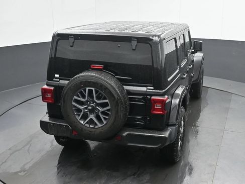 Used 2025 Jeep Wrangler Unlimited Sahara AWD/4WD image 29