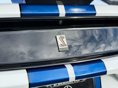 Used 2017 Ford Mustang Shelby GT350 image 3