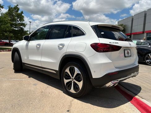 Used 2025 Mercedes-Benz GLA 250 image 8
