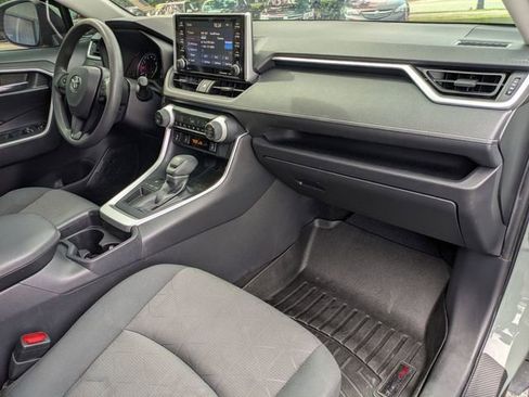 Used 2019 Toyota RAV4 XLE w/ Convenience Package FWD image 28