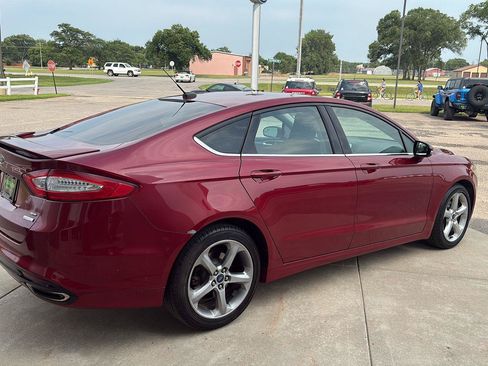 Used 2015 Ford Fusion SE FWD image 5