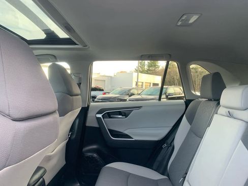 Used 2019 Toyota RAV4 XLE image 31