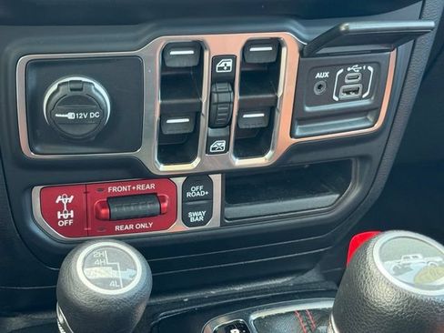 Used 2023 Jeep Gladiator Rubicon w/ LED Lighting Group AWD/4WD image 22