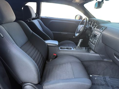 Used 2014 Dodge Challenger R/T RWD image 15