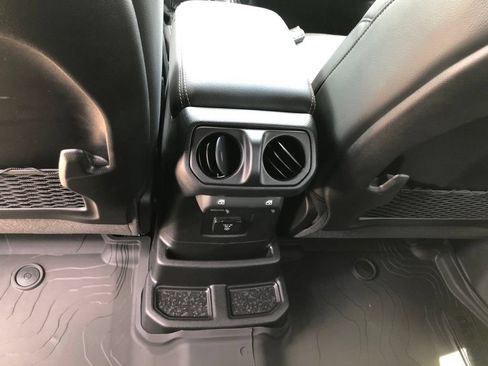 New 2025 Jeep Wrangler Unlimited Sahara w/ Safety Group AWD/4WD image 40