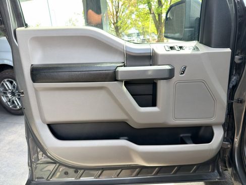 Used 2018 Ford F150 XLT w/ Equipment Group 302A Luxury AWD/4WD image 19