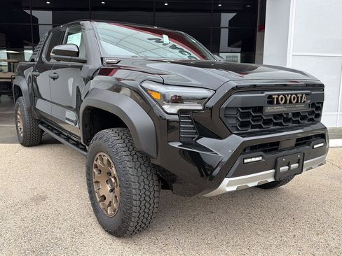 New 2026 Toyota Tacoma 4x4 Double Cab Hybrid image 2