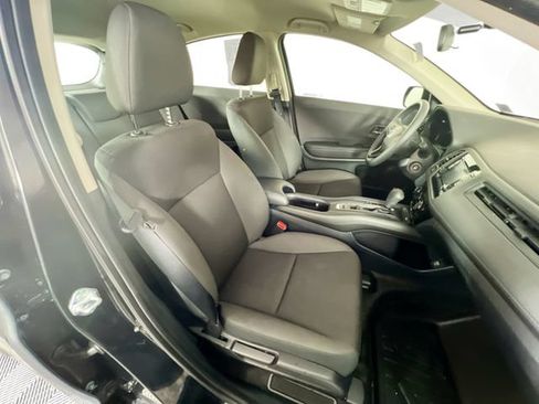 Used 2021 Honda HR-V LX image 26
