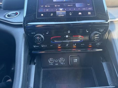 Used 2024 Jeep Grand Cherokee L Laredo w/ Luxury Tech Group I image 11