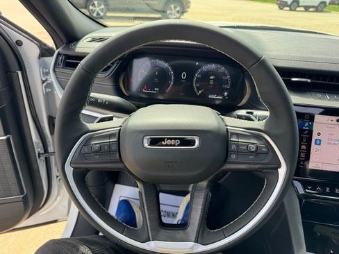 New 2026 Jeep Grand Cherokee Limited w/ Luxury Tech Group II image 17